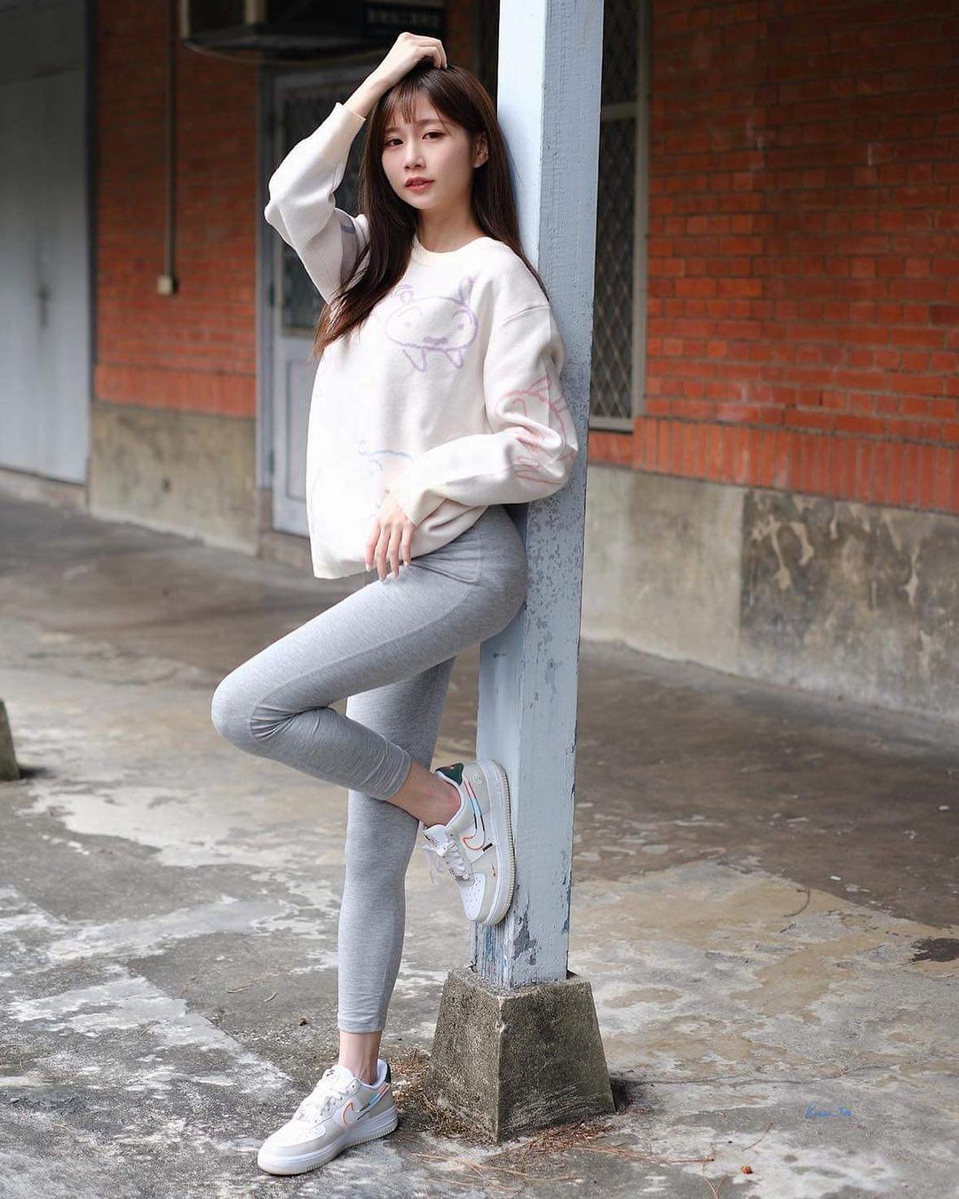 正妹老師「Dolly朵莉」氣質萌樣惹人憐愛-第1章-图片1