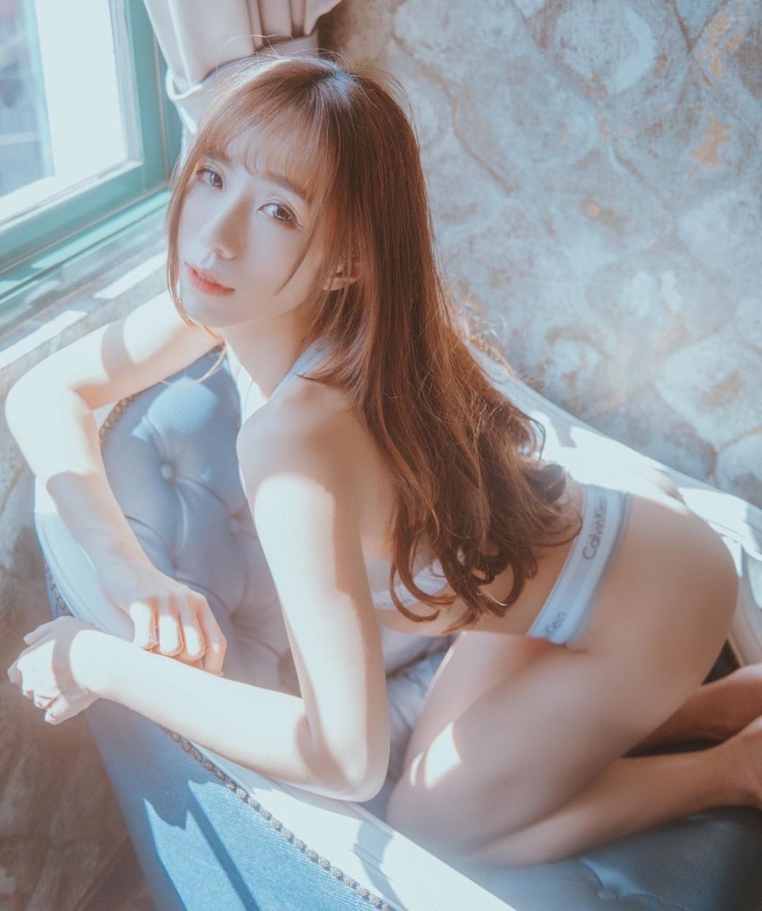 美艷直播「張宇婷」解放白嫩雪乳 色氣滿滿噴發-第1章-图片8