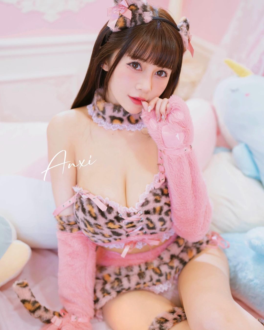 美乳嫩妹「安希Anxi」火辣身材給人滿滿壓迫感-第1章-图片2