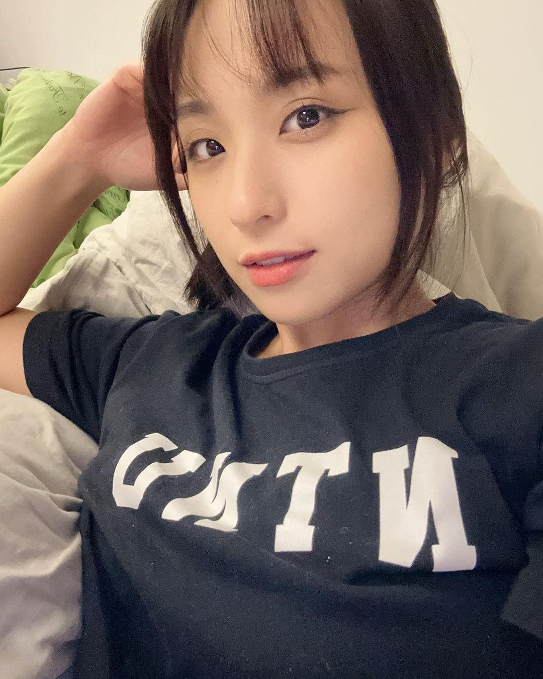 正妹YT「蘋蘋澎澎」胸前白嫩曲線太吸眼球 魅惑滿點-第1章-图片6