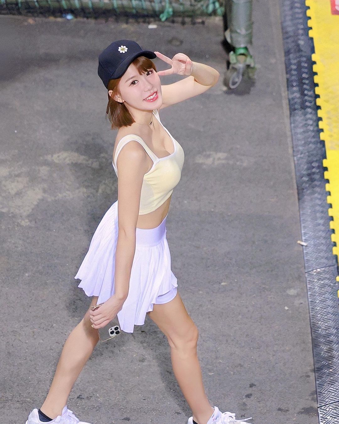 正妹「陳波波」迷人甜笑充滿戀愛感 辣體更滿足視覺享受-第1章-图片2