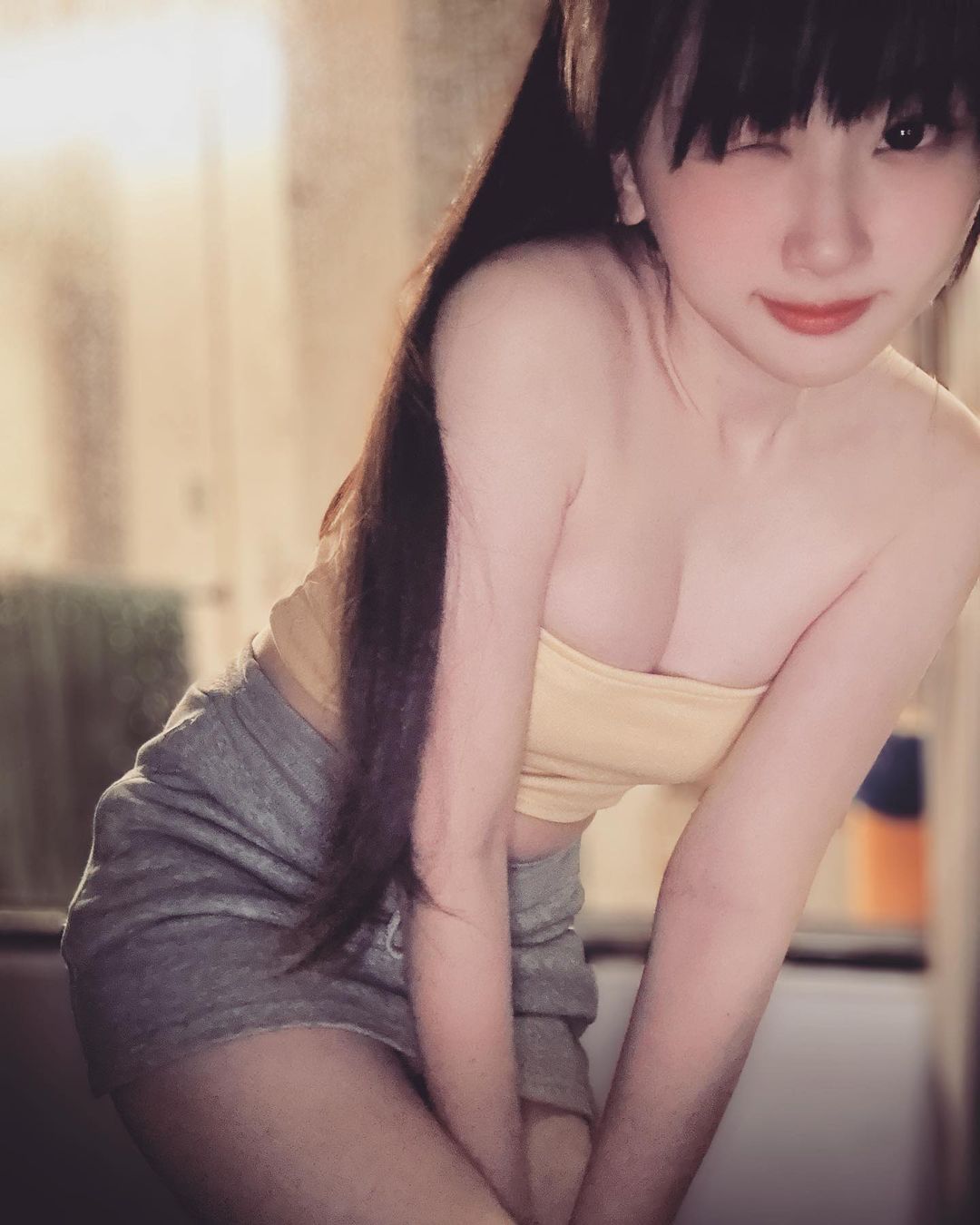 小隻馬「薇薇」小露深溝看了膽戰心驚 擄獲你的心-第1章-图片10