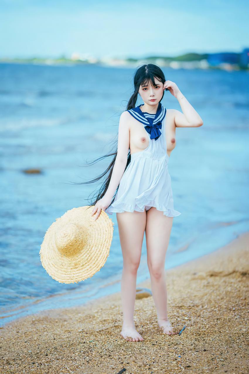 【網路收集】福利姬落落 《海灘獻寶》-第1章-图片25