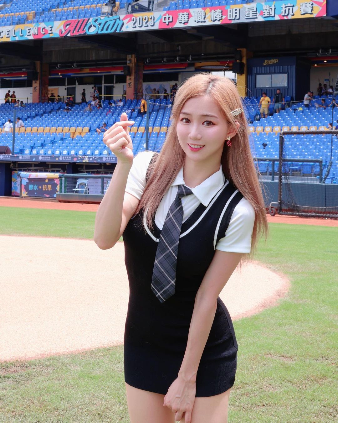 火辣長腿「秀秀子」完美曲線超性感 看到如此癡迷-第1章-图片3