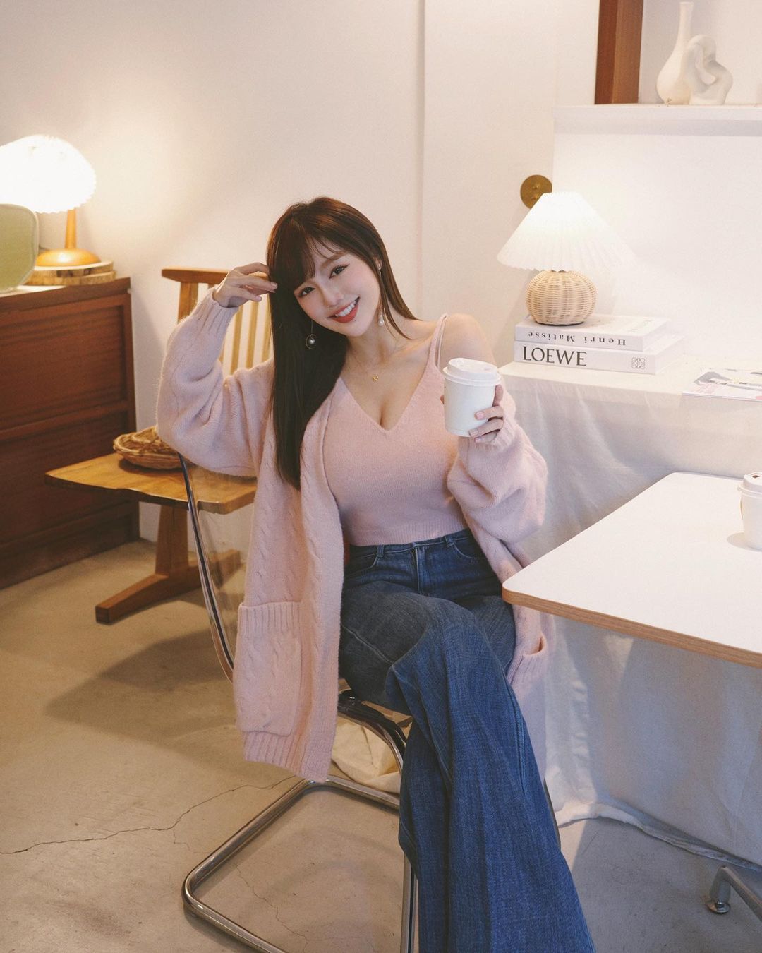 女友系「丘涵」亮眼臉蛋讓人戀愛 前凸後翹曲線更強大-第1章-图片2