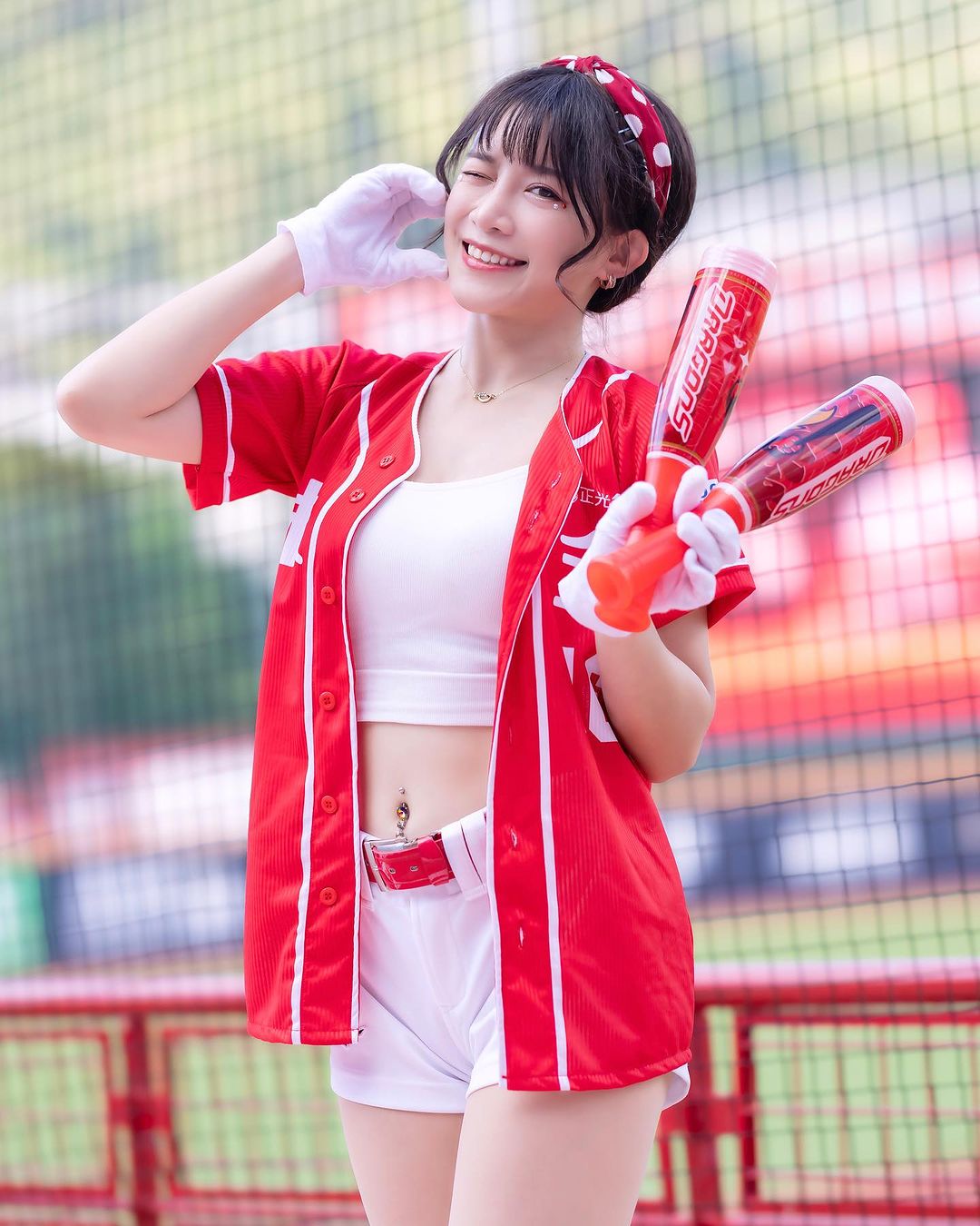 啦啦隊女孩「吳米奇」曬魔鬼身材畫面超迷人.....沒想到如此火辣-第1章-图片2