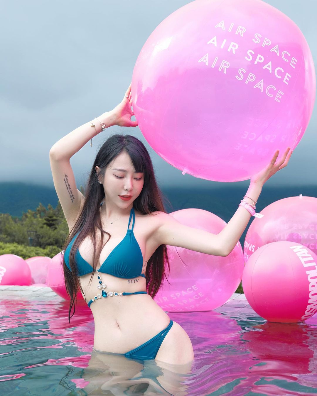 美乳姊姊「董梓甯」惹火身材讓人難耐 奶量有夠犯規-第1章-图片10