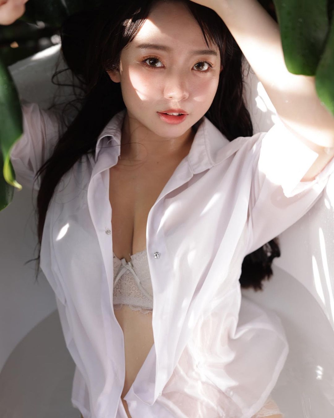 「詹竹竹」渾圓美乳身材讓人著迷 展現完美線條-第1章-图片1