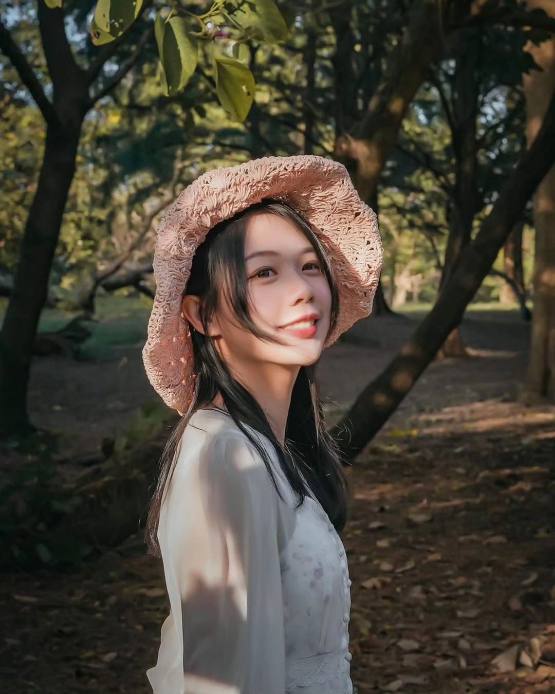 氣質女生「芊聿」發電甜笑迷倒眾人 滿滿的戀愛感-第1章-图片8