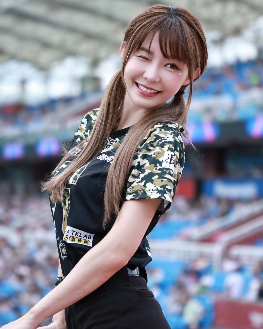Sweethearted girl