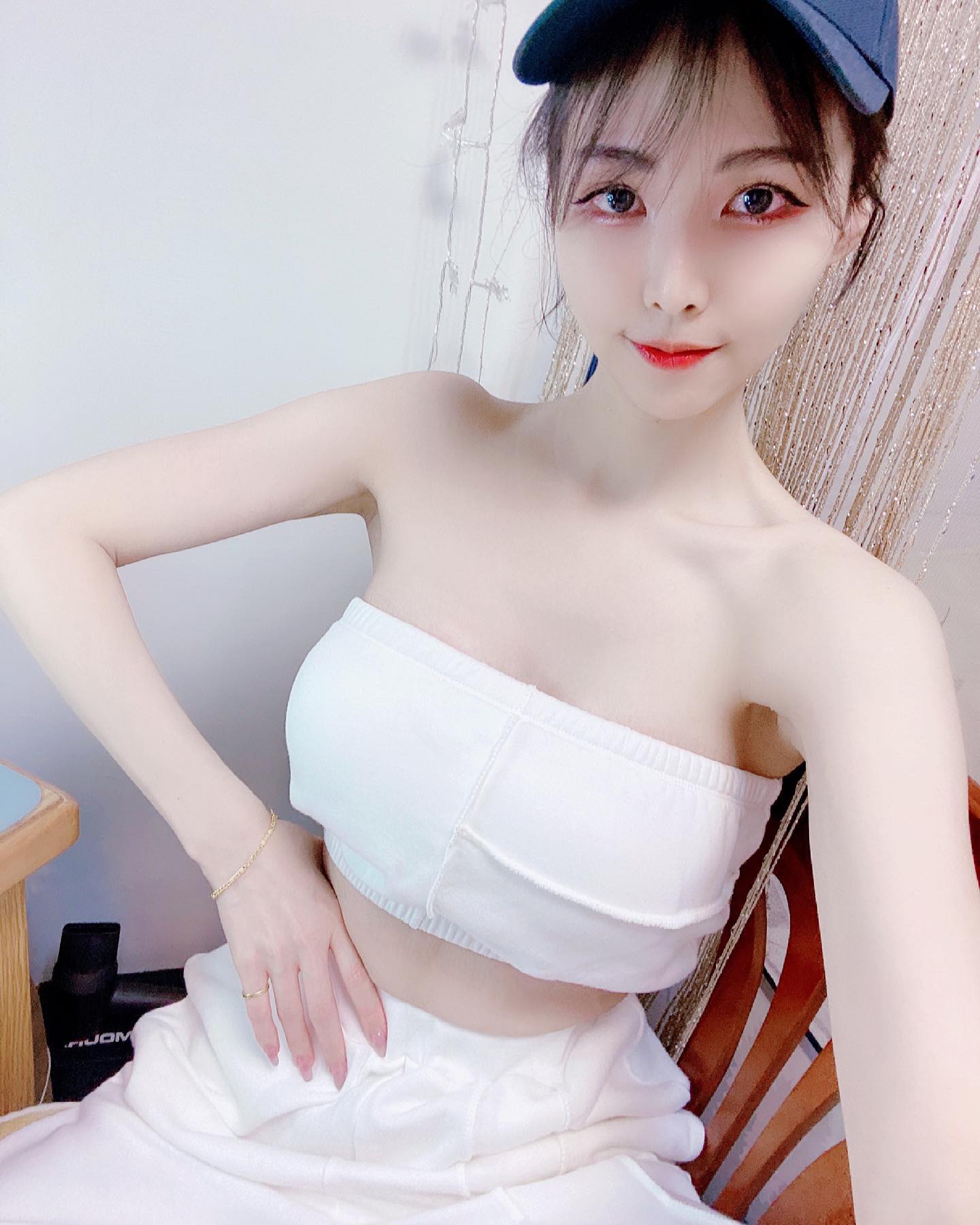 廟會女神曬火辣身材 入行只因「神明主動找她」網排隊問事-第1章-图片4