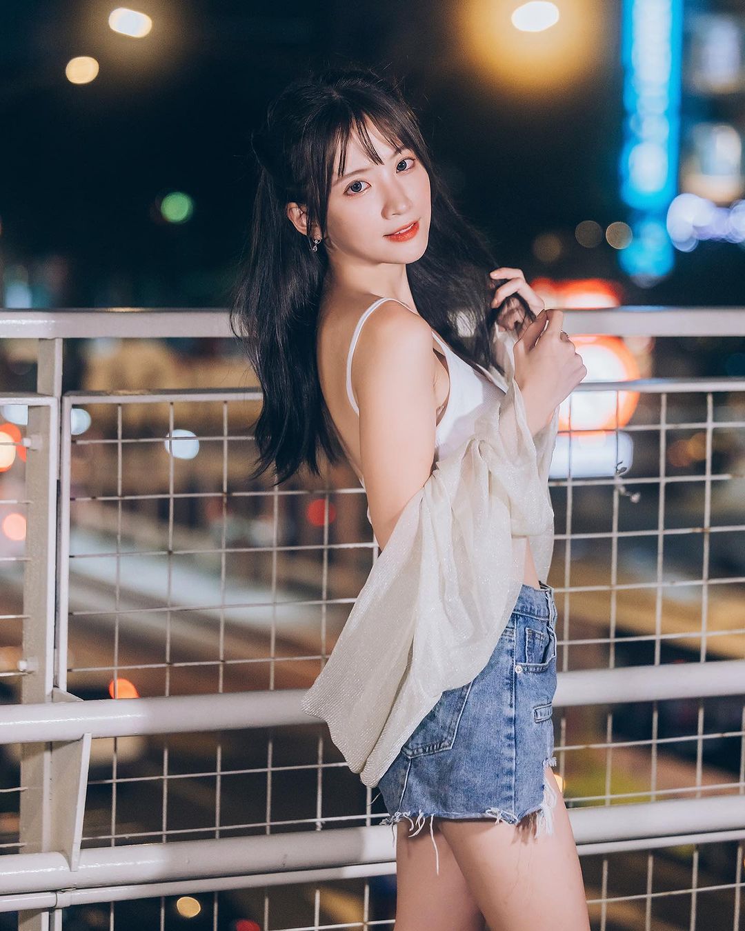 正妹「王宇彤」雙峰下還有纖細腹肌線 帶點小性感-第1章-图片2