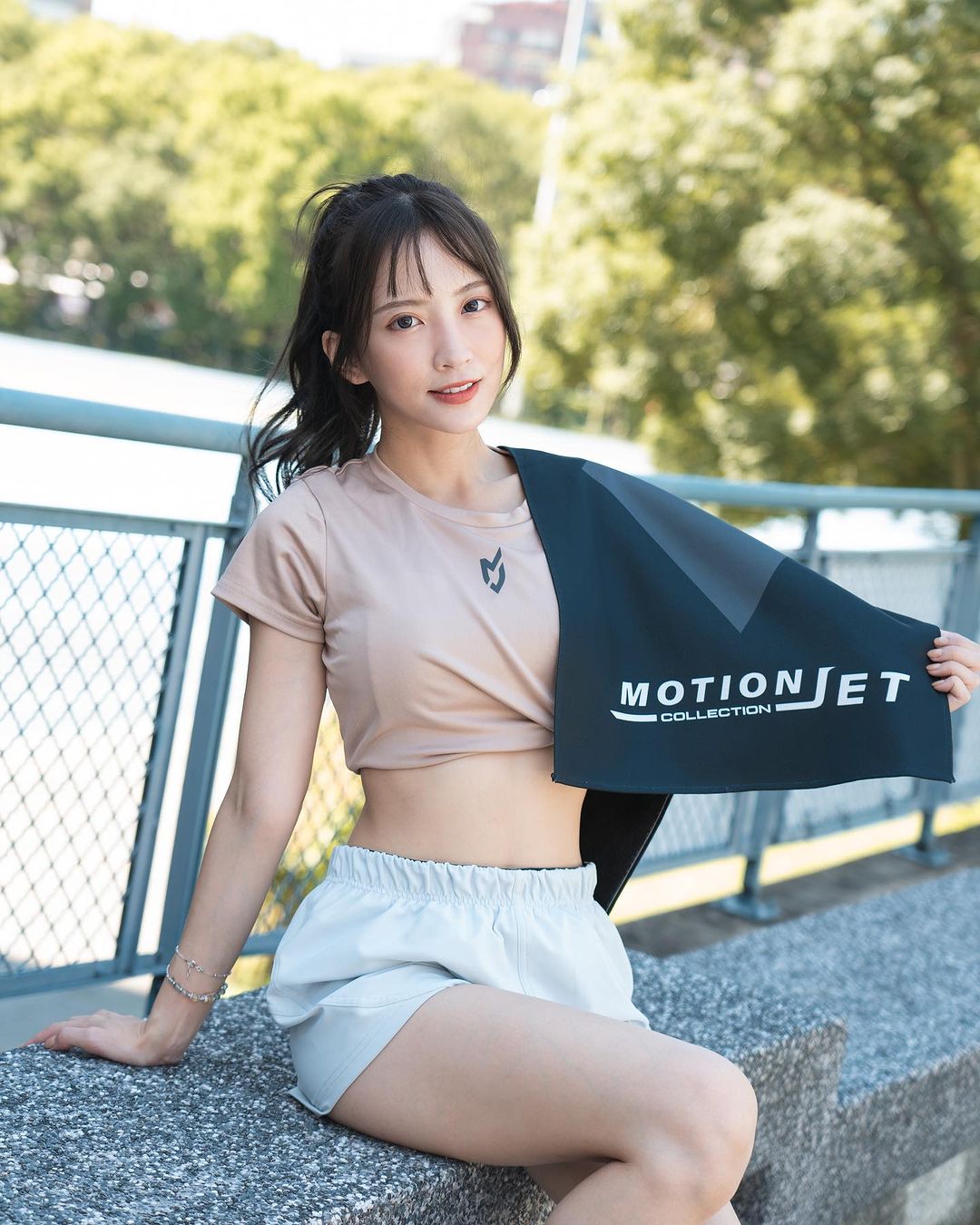 正妹「王宇彤」雙峰下還有纖細腹肌線 帶點小性感-第1章-图片4