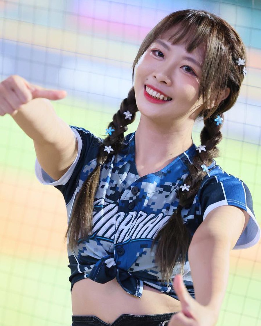 「Cali卡兒」氣質清新可愛 低胸畫面太上火了-第1章-图片7