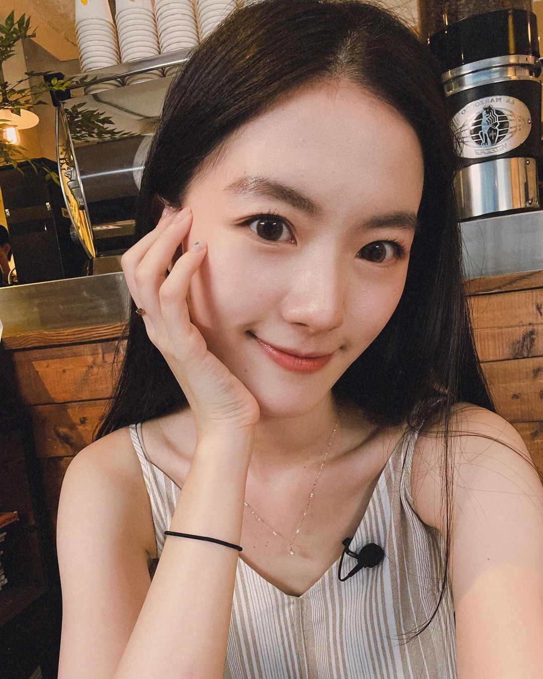 「啾啾」仙女般小巧容顏 若隱若現的姣好身材引人遐想-第1章-图片4