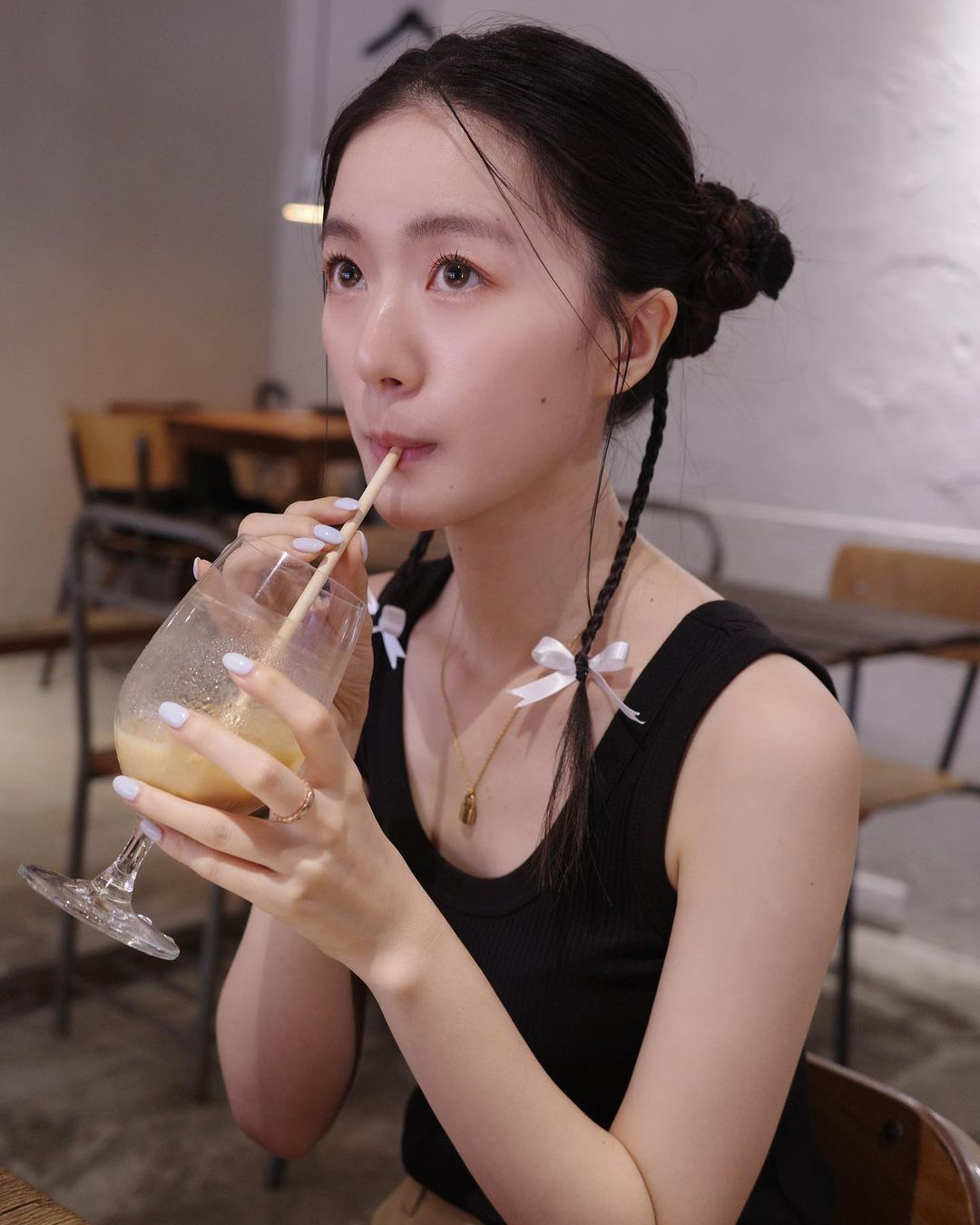 「啾啾」仙女般小巧容顏 若隱若現的姣好身材引人遐想-第1章-图片8