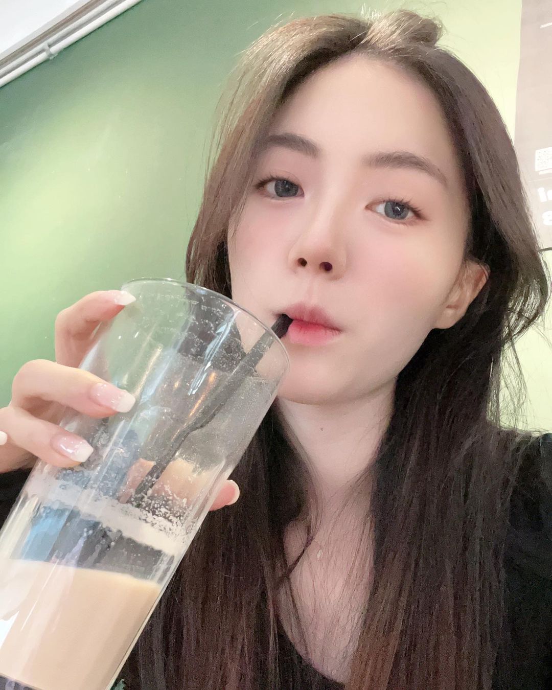 「啾啾」仙女般小巧容顏 若隱若現的姣好身材引人遐想-第1章-图片10