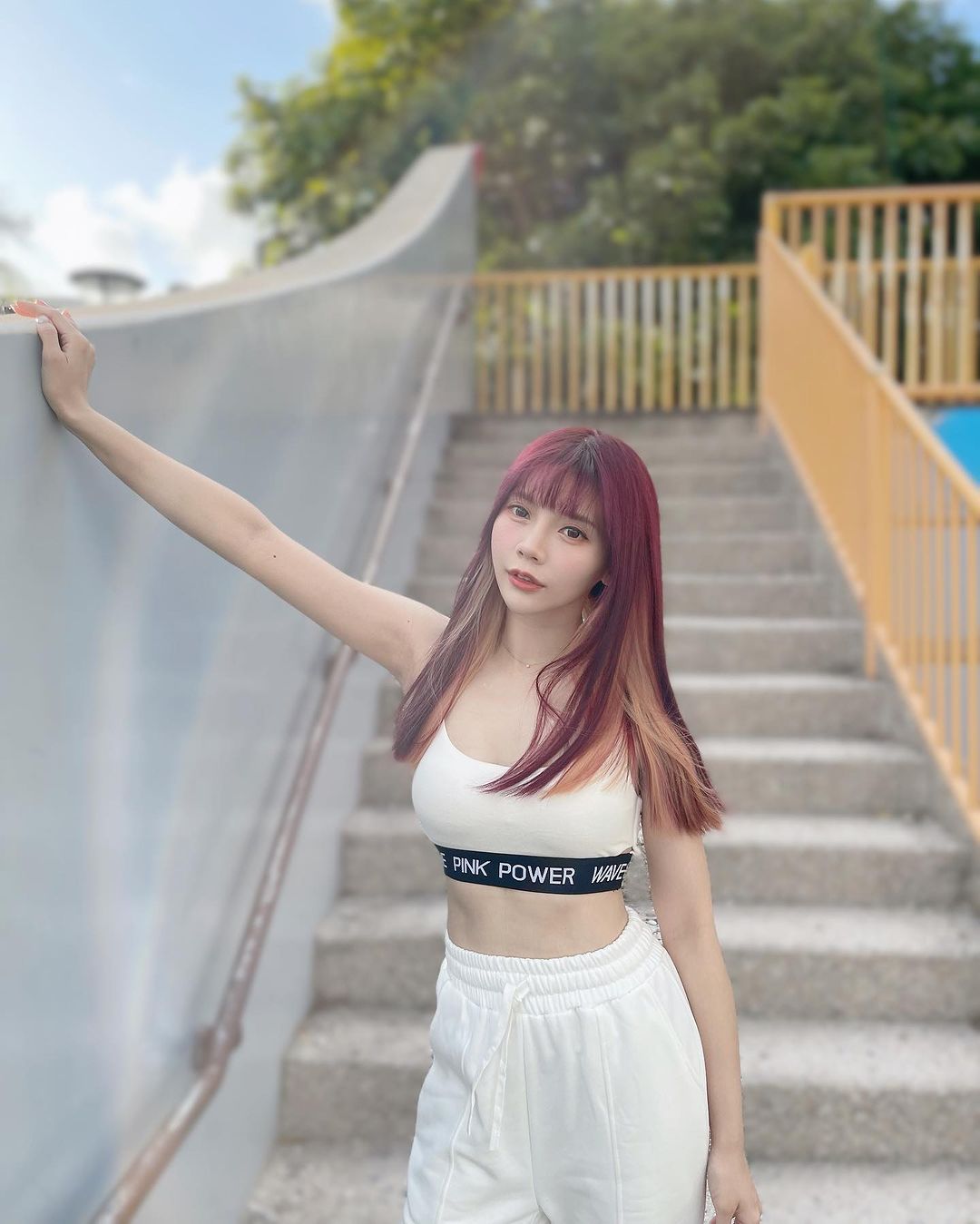 鋼鐵女神「于小文」藏著「兇猛巨乳」銷魂體不斷挑戰理智-第1章-图片10