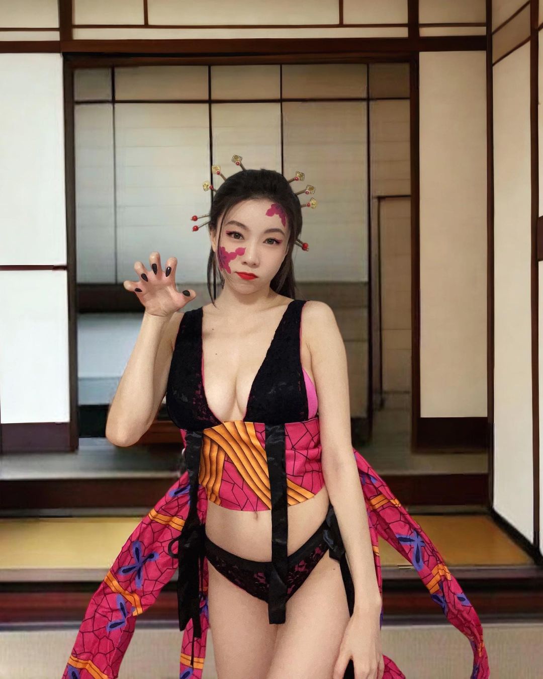 極品天菜「邵岱兒」雪乳外洩完全不藏私 火爆身材就是完美加持-第1章-图片4