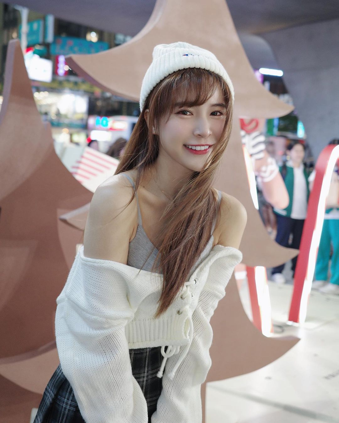 正妹「孟潔MJ」豐滿身材邪惡視角讓人受不了 一笑融化你心-第1章-图片3