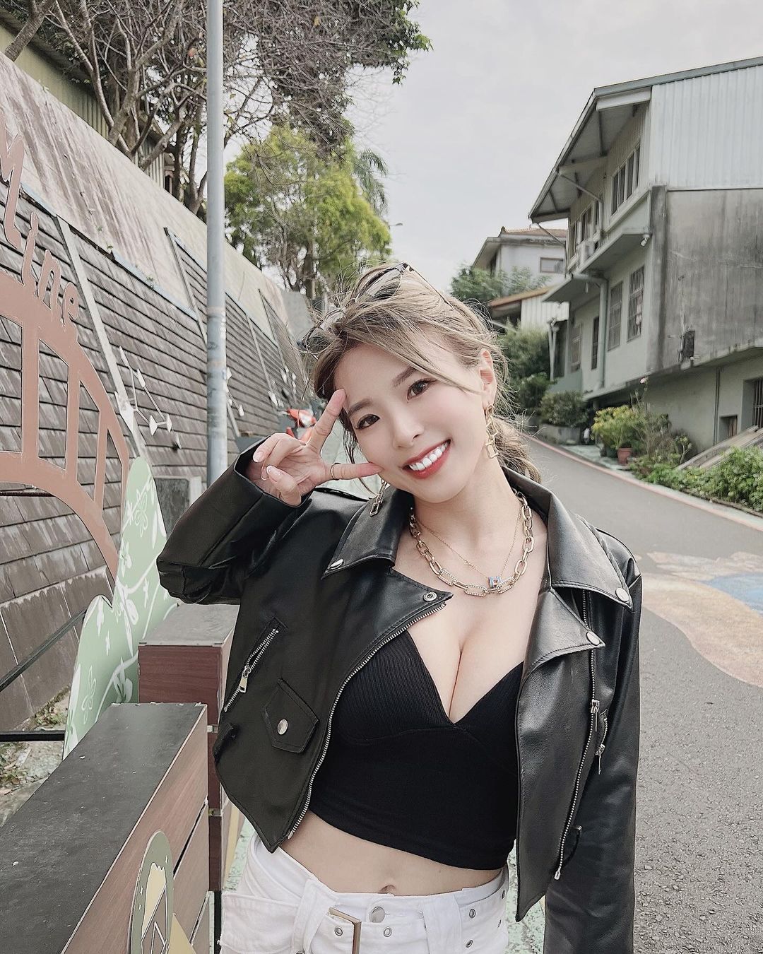 美胸正妹「趙倍兒」乳香四溢身材性感誘惑-第1章-图片6