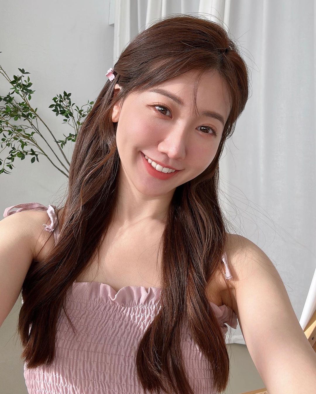 甜心「游游」美胸＋逆天辣腿 身材曲線一覽無遺-第1章-图片4