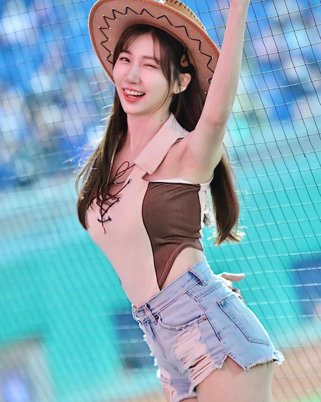 甜心「游游」美胸＋逆天辣腿 身材曲線一覽無遺-第1章-图片10