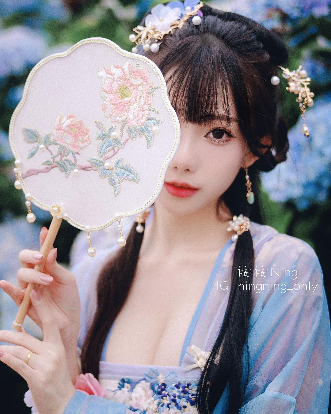 漂亮女孩「佞佞」渾圓美乳呼之欲出 全身上下太魅惑了-第1章-图片8