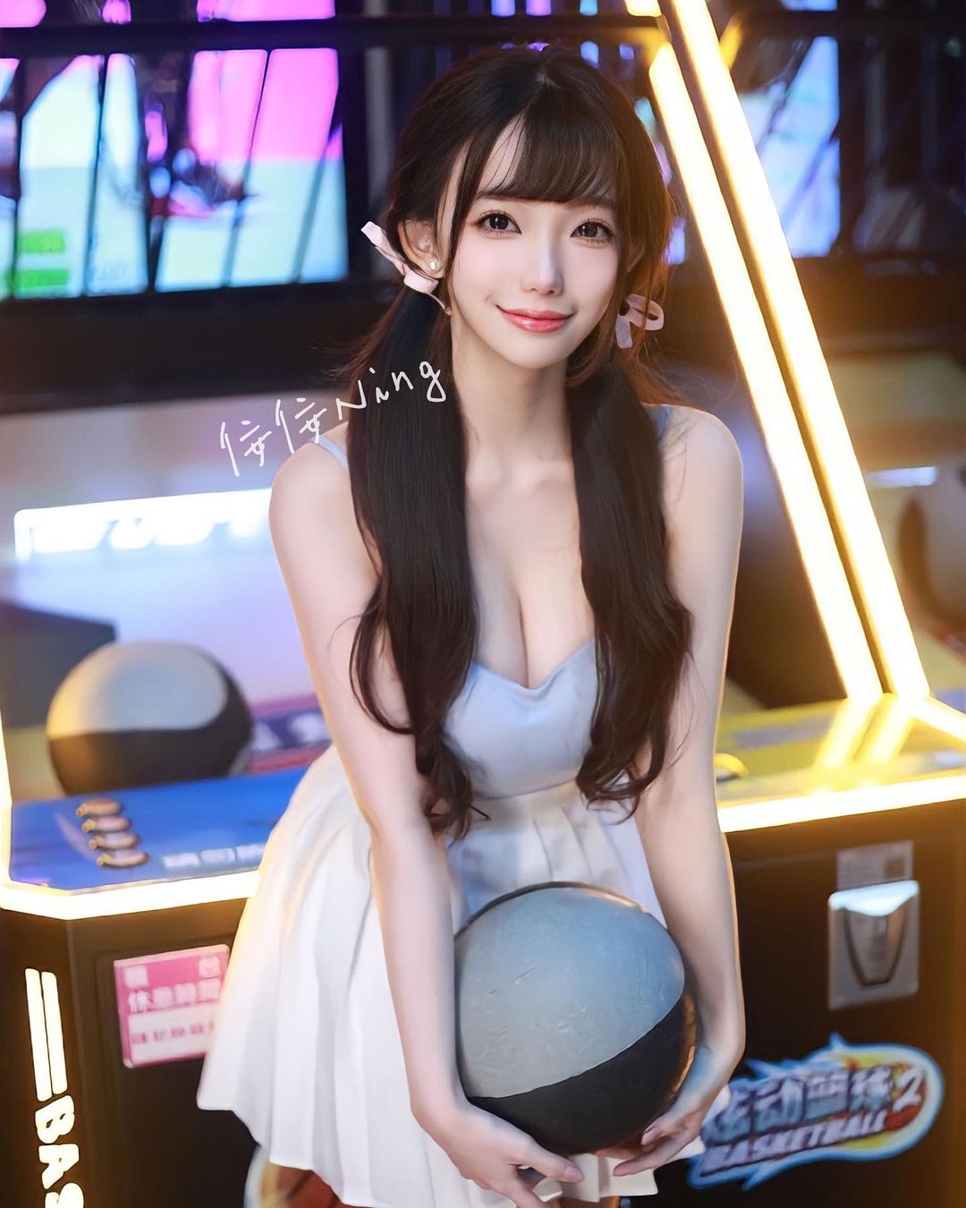 漂亮女孩「佞佞」渾圓美乳呼之欲出 全身上下太魅惑了-第1章-图片9