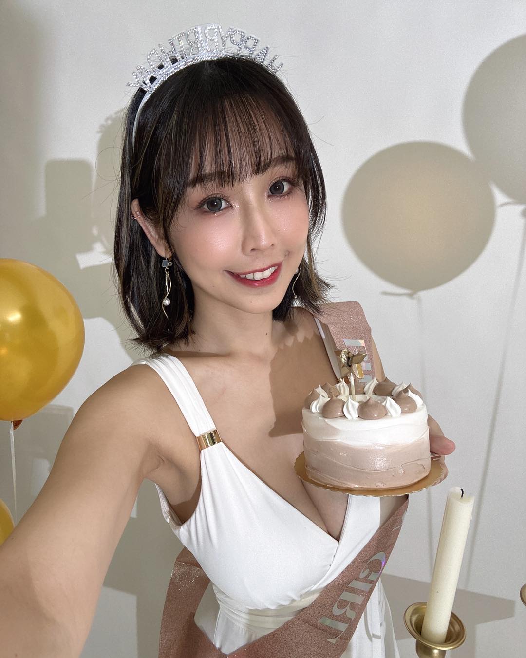 正妹「希希CC」笑容太正點！小露深溝展現魅力-第1章-图片2