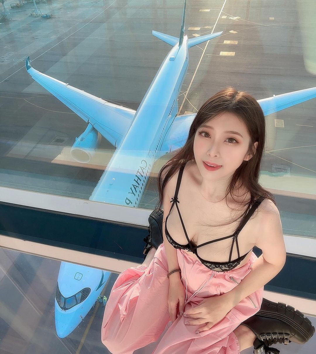 正妹「Yumi.k」雪乳半露讓人一秒投降 整個太犯規-第1章-图片3