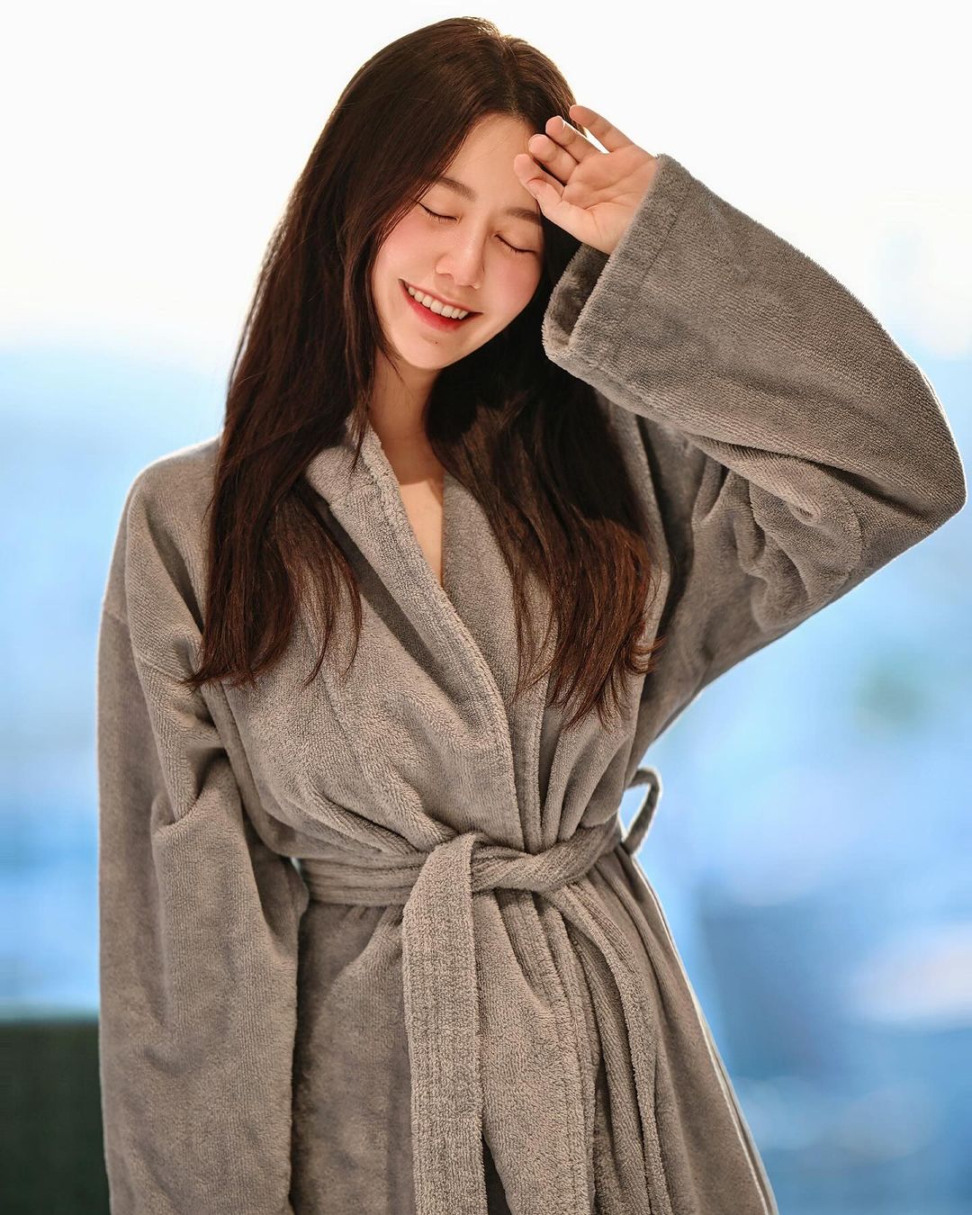 「夏筠婷」胸前深溝惹火好誘人 笑容收服網友的心-第1章-图片5