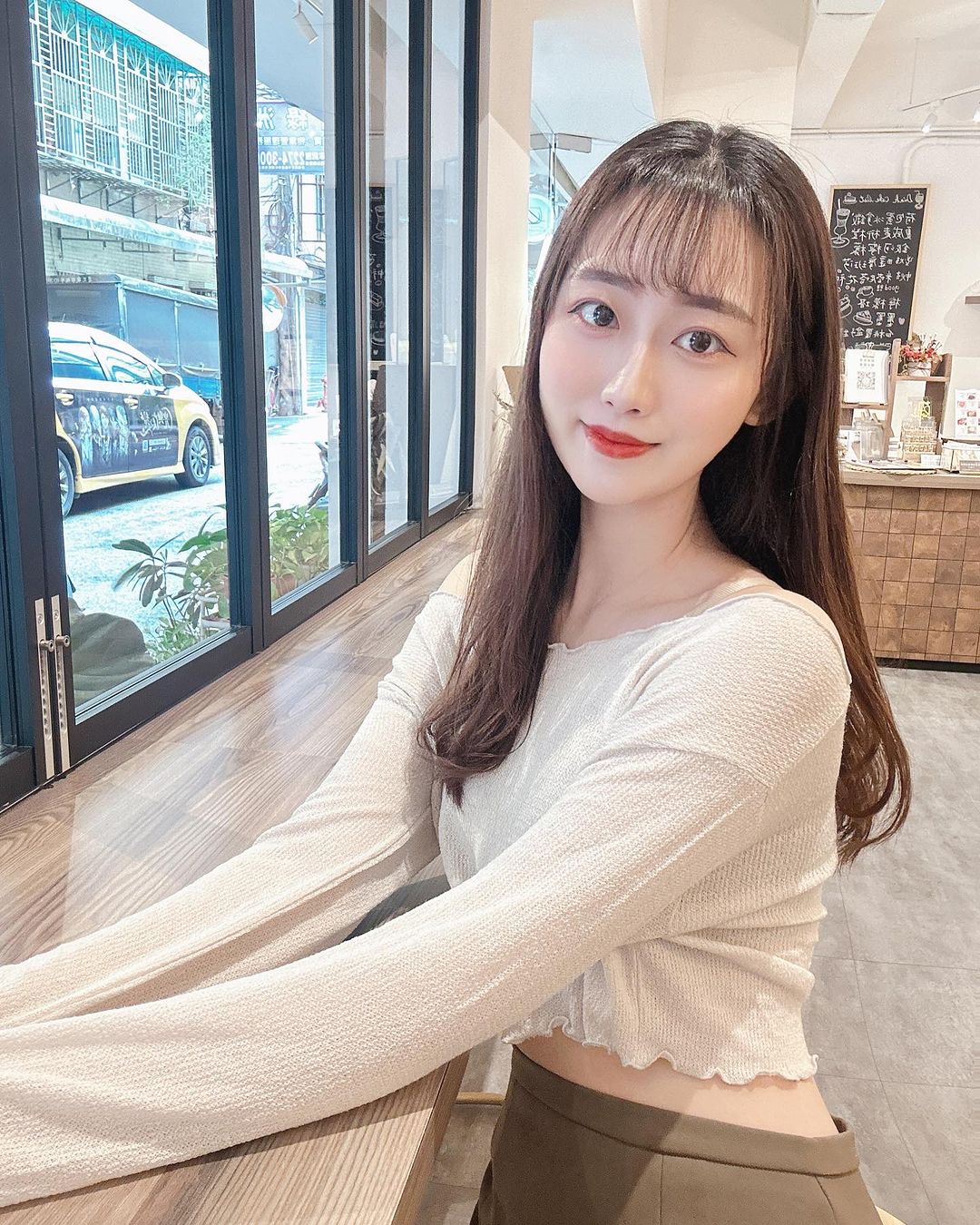 氣質女孩「元元」完美的身材比例粉絲好愛 甜笑猶如娃娃一樣-第1章-图片6