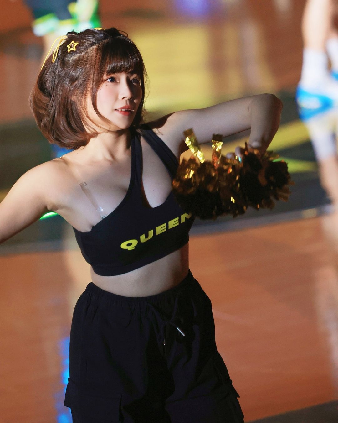 正妹「陽光廷廷」水汪大眼電力十足 全場上的焦點-第1章-图片1