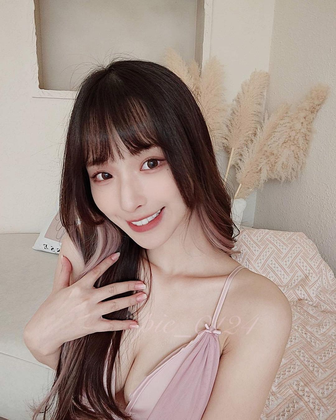 直播正妹「溫柔」解放惹火胴體 攻佔你的心-第1章-图片2