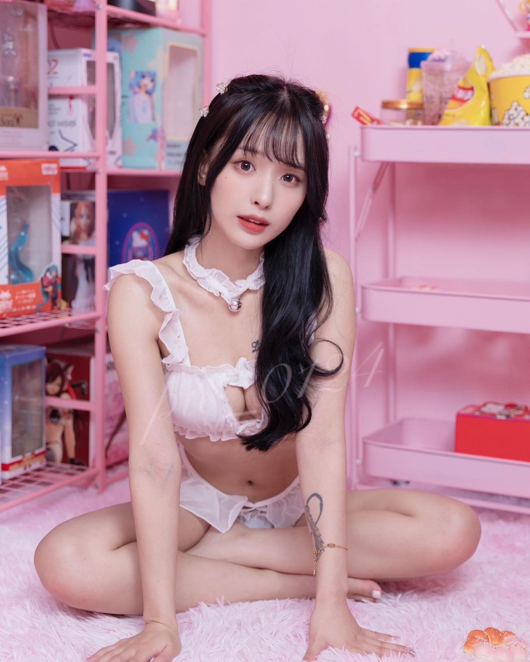 直播正妹「溫柔」解放惹火胴體 攻佔你的心-第1章-图片9