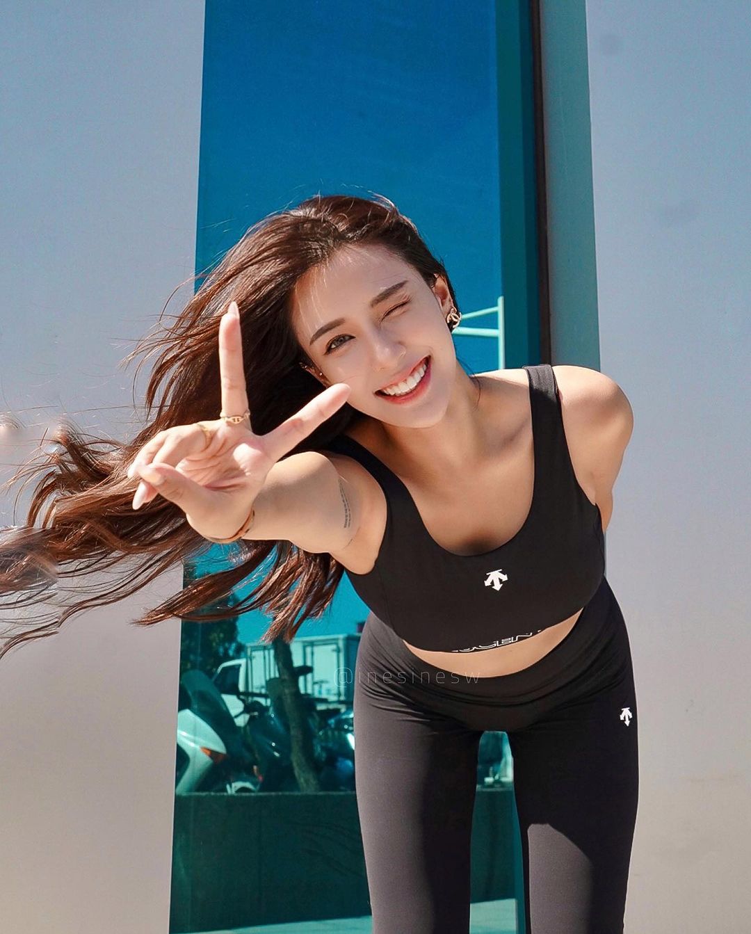 性感辣模「王以甯」完美笑容搭配姣好身材 讓人一看就淪陷-第1章-图片9