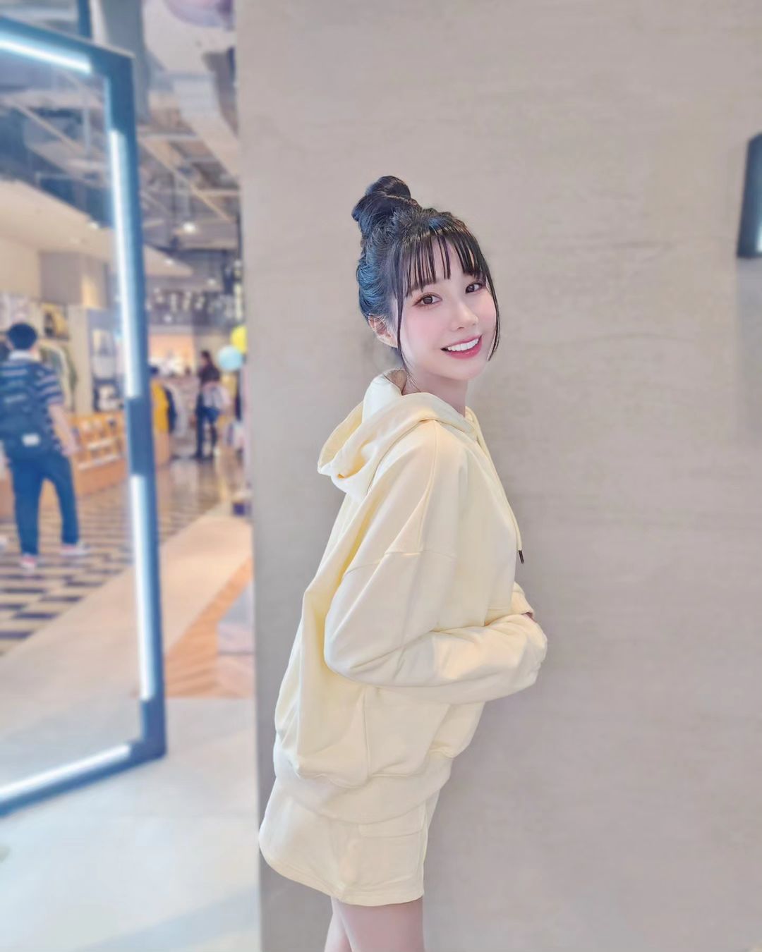 啦啦隊正妹「筠熹」惹火深溝露出....若隱若現身材好誘人-第1章-图片1