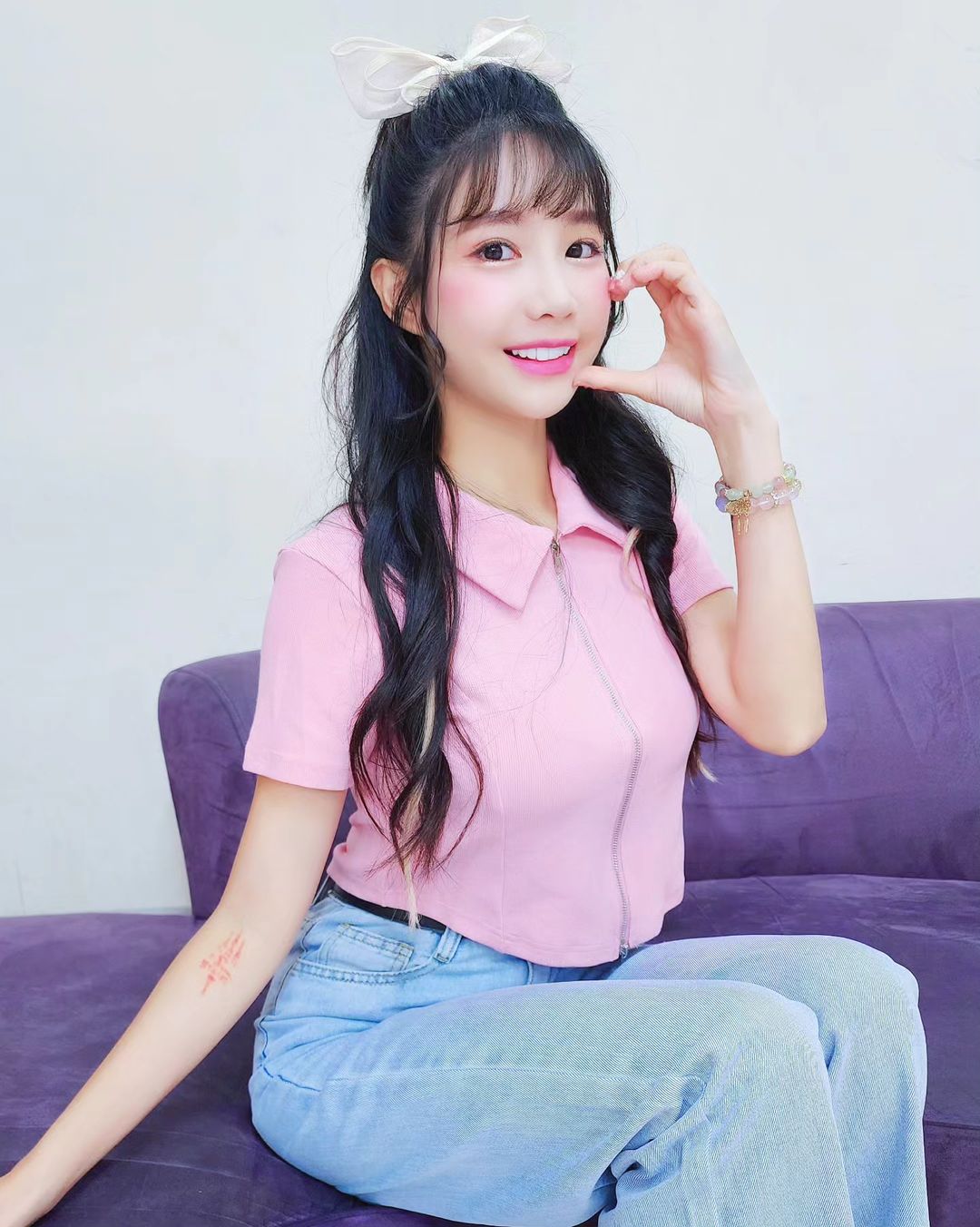 啦啦隊正妹「筠熹」惹火深溝露出....若隱若現身材好誘人-第1章-图片3