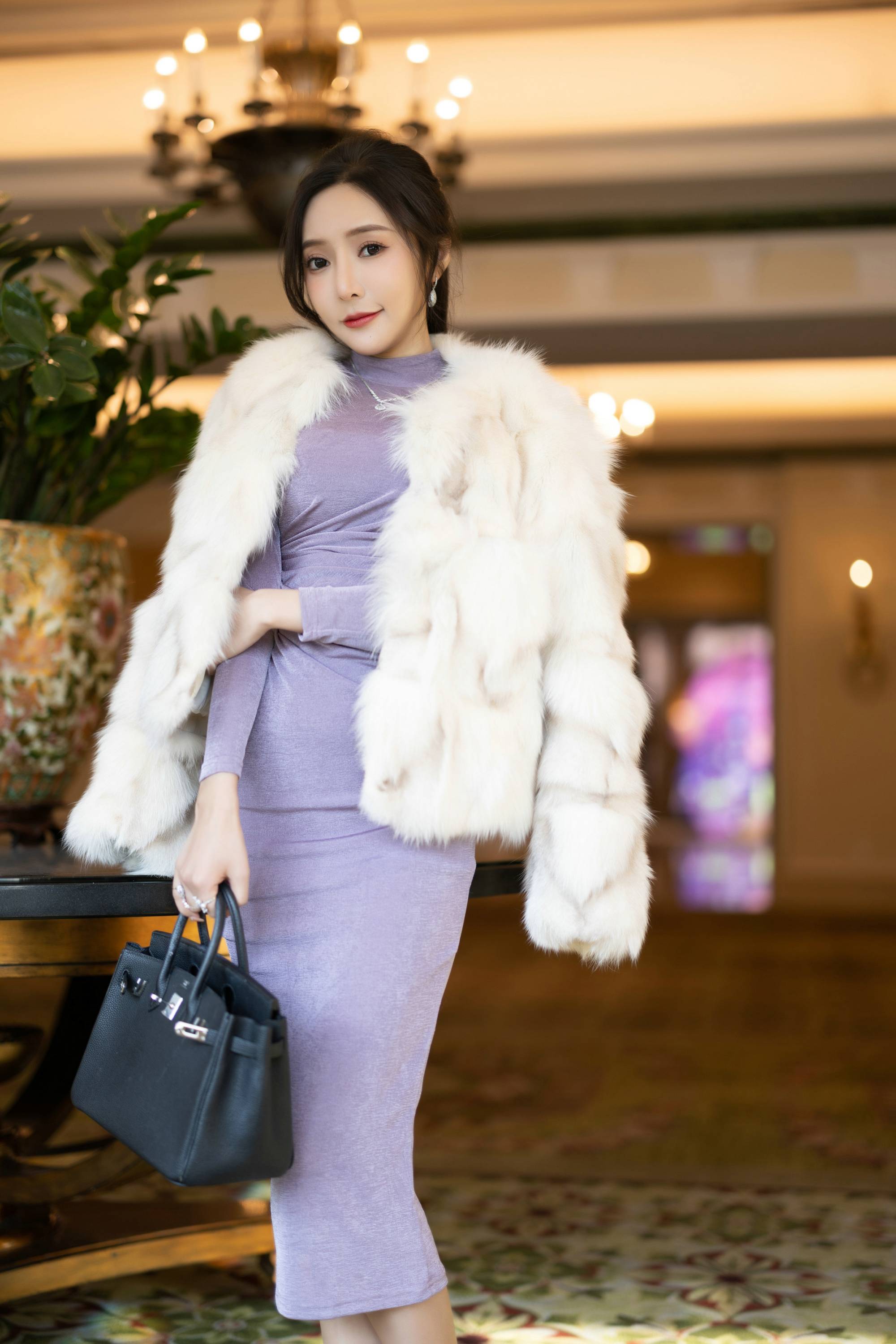 【網路收集系列】秀人美模 王馨瑤《 皮草紫色裙子 》【93P】-第1章-图片8