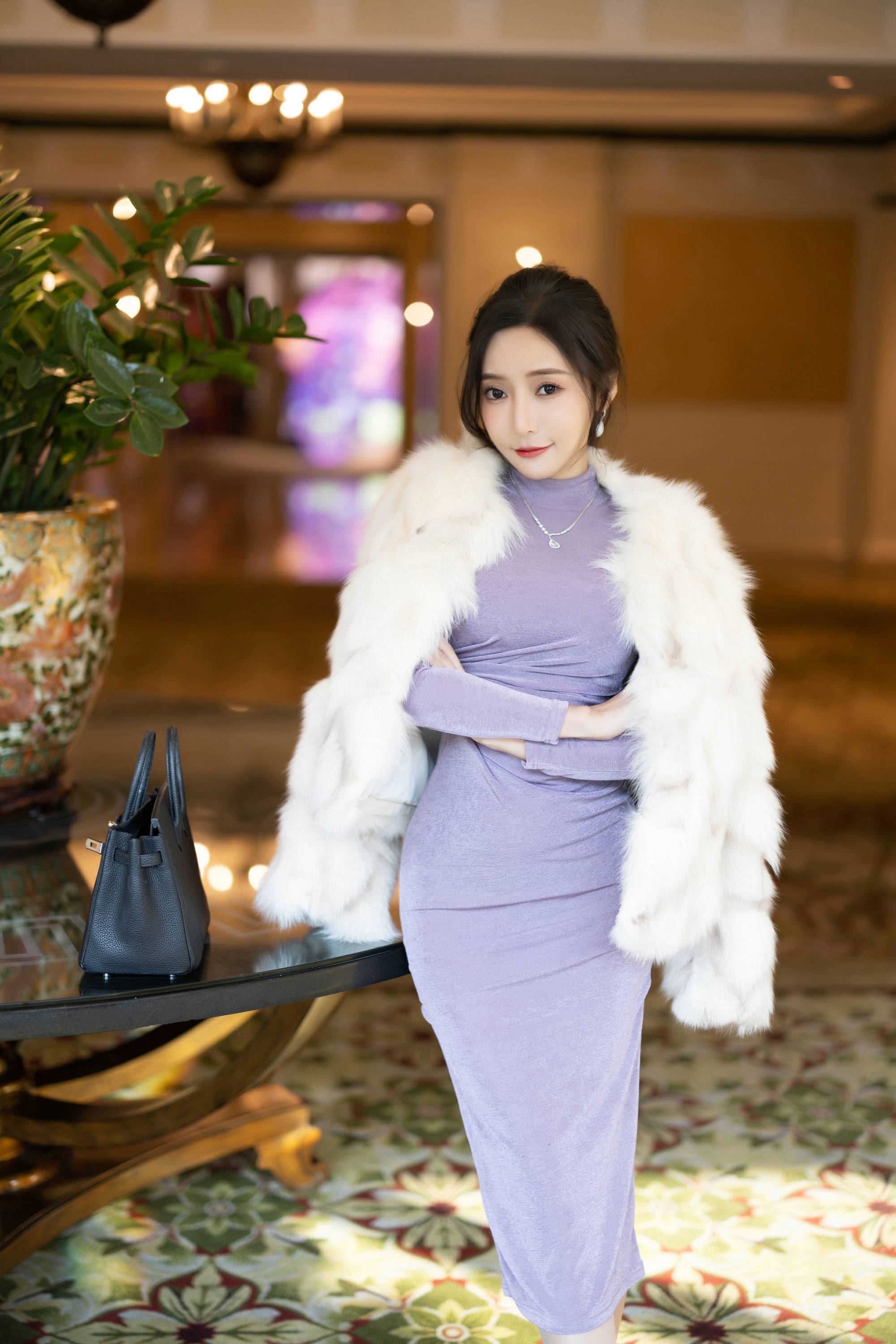 【網路收集系列】秀人美模 王馨瑤《 皮草紫色裙子 》【93P】-第1章-图片9