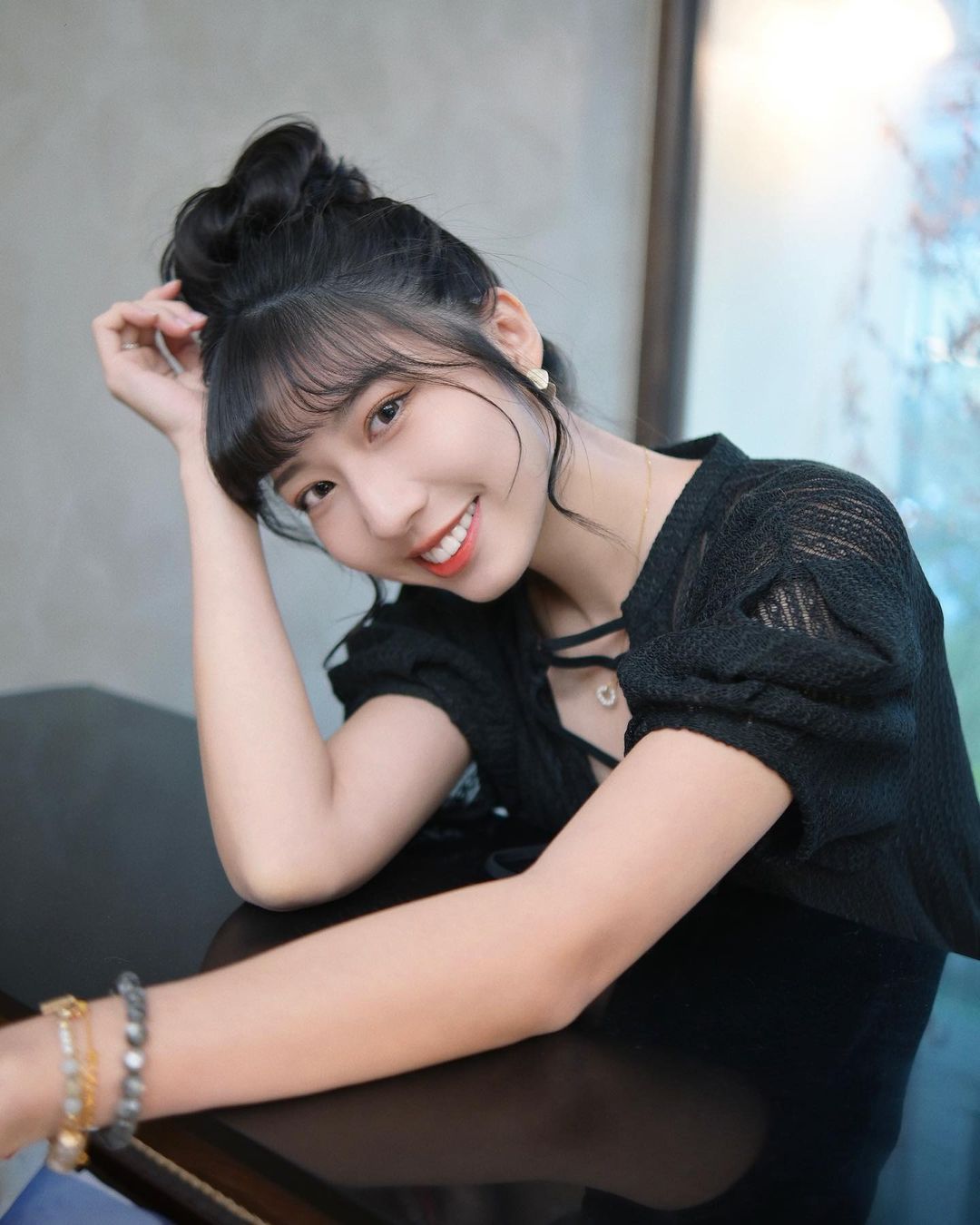 極品正妹「龍睬崴」神級辣腿白嫩身材 看了令人血脈噴張-第1章-图片5