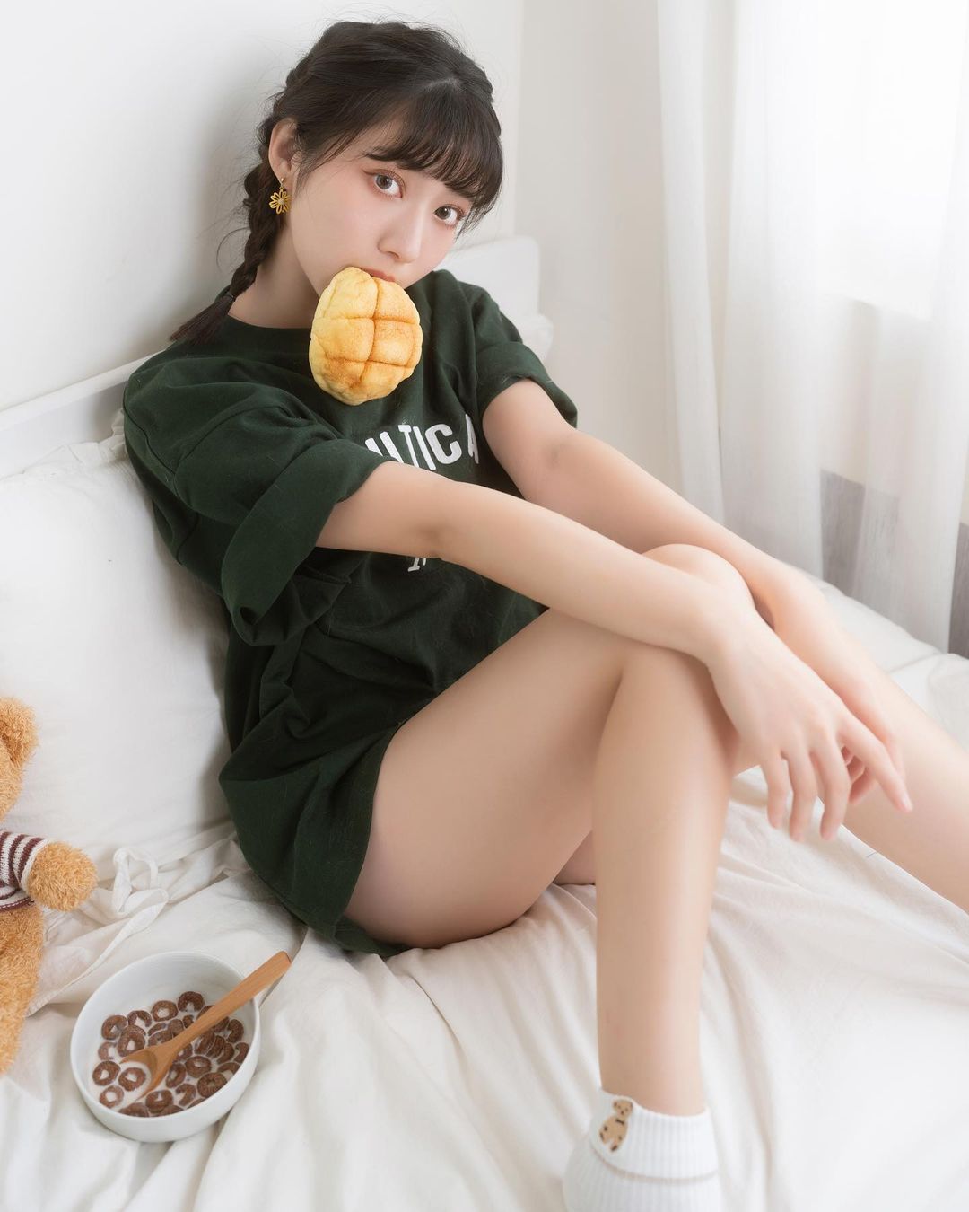 極品正妹「龍睬崴」神級辣腿白嫩身材 看了令人血脈噴張-第1章-图片7