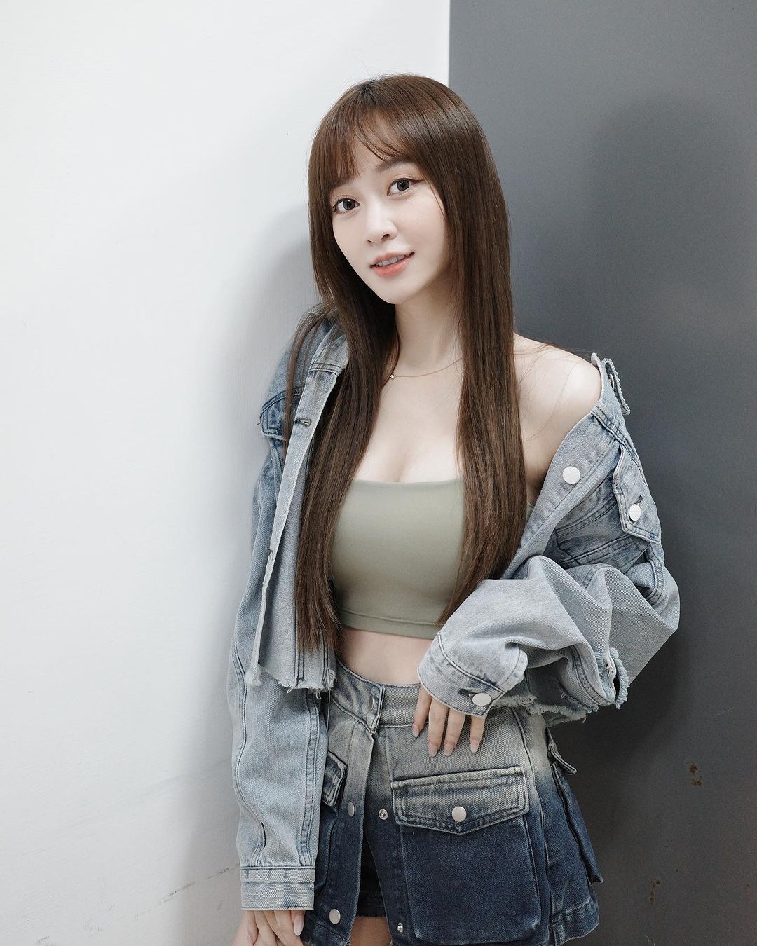 氣質正妹「篠崎泫」 白皙美腿身材線條有夠完美迷人-第1章-图片2