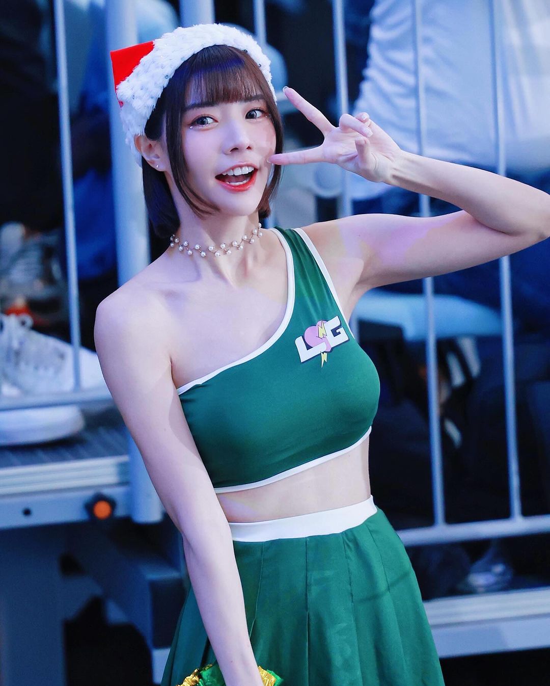 超美MC「林艾融」氣質笑容與緊緻身材完美搭配-第1章-图片4