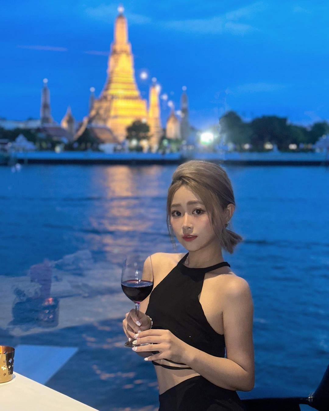 正妹「徐薇涵 海豚」笑容甜度破表 激美顏值令人讚嘆-第1章-图片3