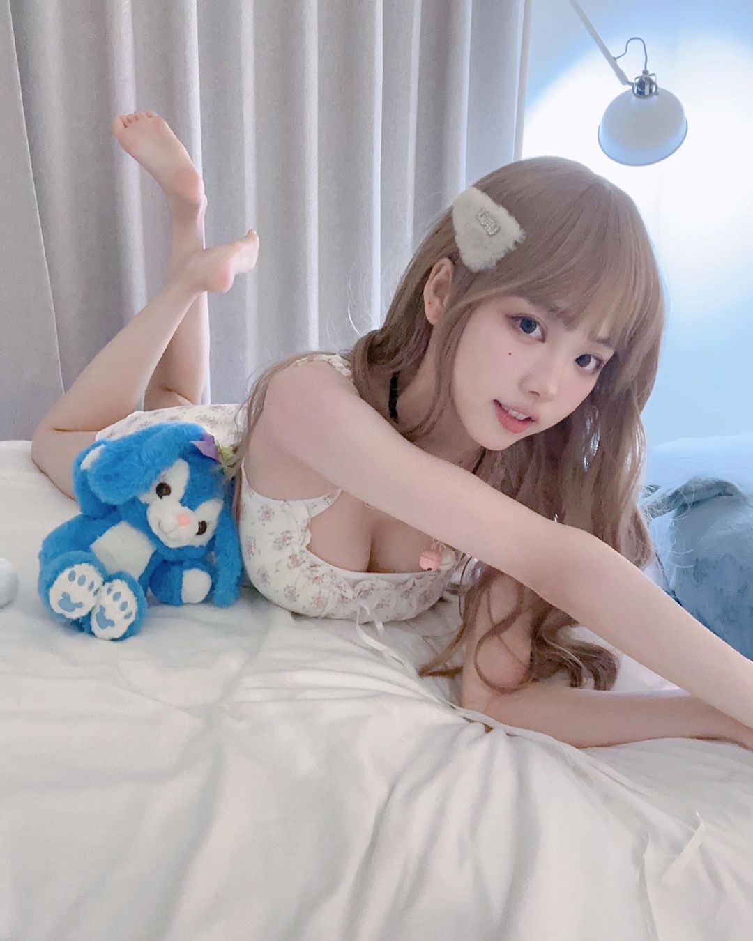 萌妹「趙兔兔」甜美臉蛋迷倒眾人！美乳視角超吸睛-第1章-图片3