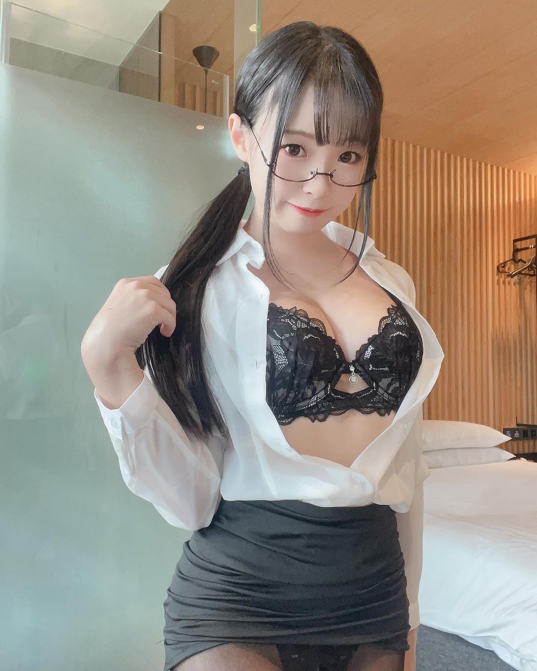 「晴兒」呼之欲出驚人的「低胸美乳」身材真的好極品-第1章-图片6