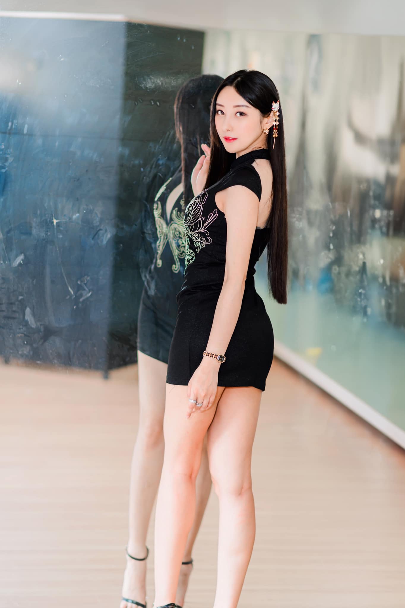 Internet collection of Taiwan's beautiful leg girl Wu Xiaohua's beauty model to write true (I)-第1章-图片15