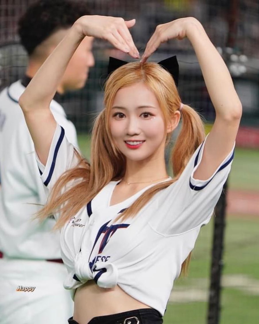 長腿正妹「秀秀子」飽滿胸前份量也不容忽視-第1章-图片4